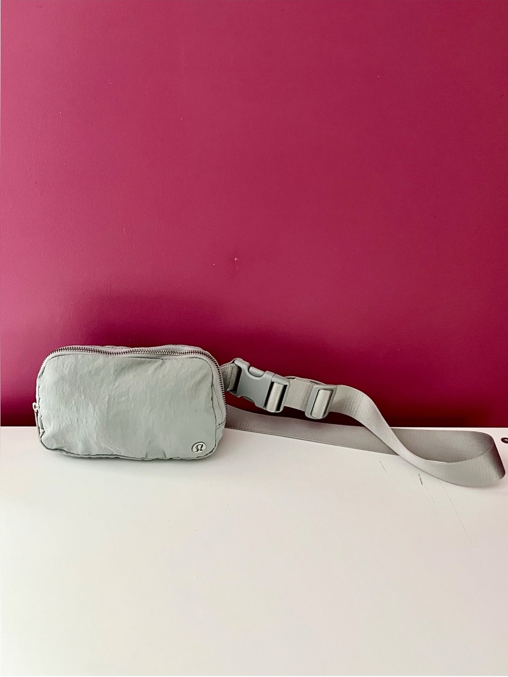 Lululemon Everywhere Belt Bag 1L in Silver Drop - Crossbody Belt Bag